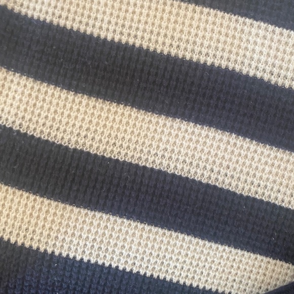 Gap Navy and Cream Knit Sweater - Picture 3 of 3